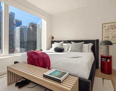 10th Avenue - Photo Thumbnail 3