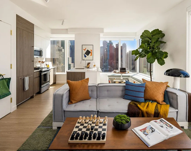 10th Avenue - Photo Thumbnail 1