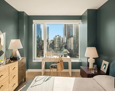 10th Avenue - Photo Thumbnail 3