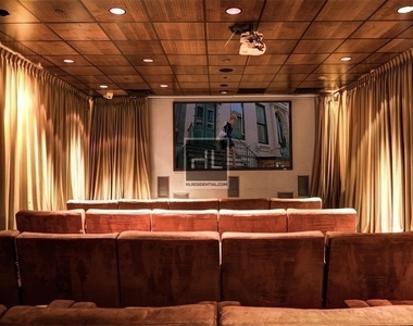 West 47th Street - Photo Thumbnail 5