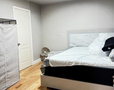 9833 Walnut Street - Photo Thumbnail 3