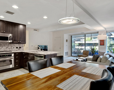 7127 E Rancho Vista Drive - Photo Thumbnail 4