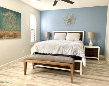 9040 E Winchcomb Drive - Photo Thumbnail 20