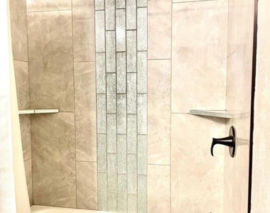 9040 E Winchcomb Drive - Photo Thumbnail 9