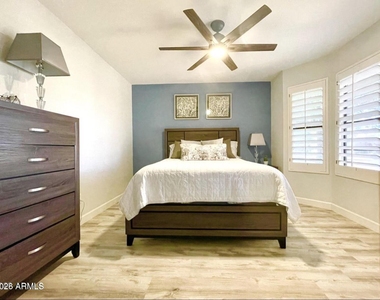 9040 E Winchcomb Drive - Photo Thumbnail 13