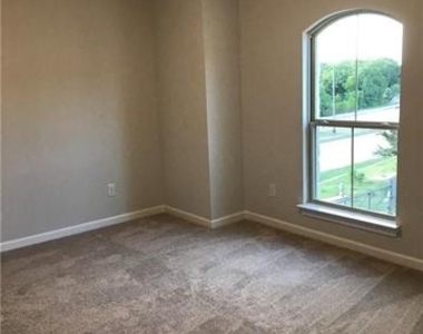 2203 Highland Villa Lane - Photo Thumbnail 18