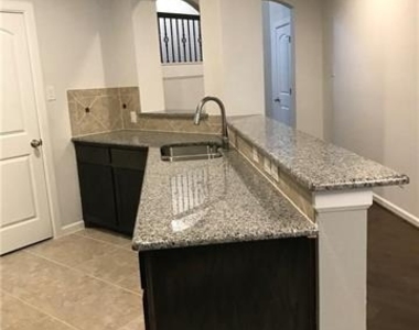 2203 Highland Villa Lane - Photo Thumbnail 5