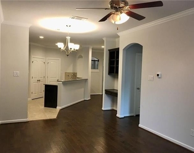 2203 Highland Villa Lane - Photo Thumbnail 2