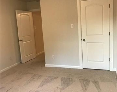2203 Highland Villa Lane - Photo Thumbnail 15