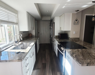 8645 S 51st Street - Photo Thumbnail 4