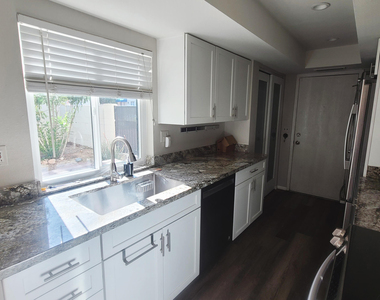 8645 S 51st Street - Photo Thumbnail 2