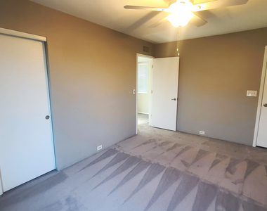 8645 S 51st Street - Photo Thumbnail 13