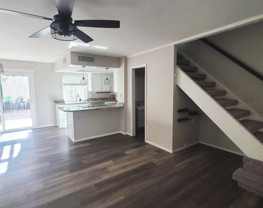 8645 S 51st Street - Photo Thumbnail 7