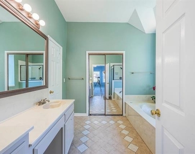 2705 Trophy Drive - Photo Thumbnail 19