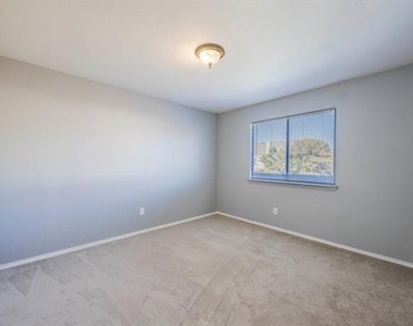 2705 Trophy Drive - Photo Thumbnail 28