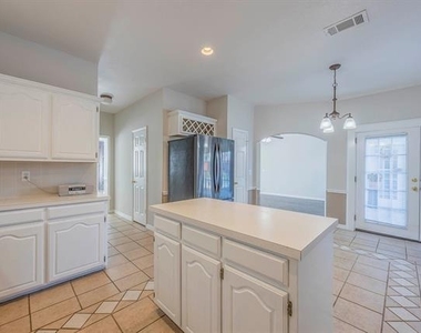 2705 Trophy Drive - Photo Thumbnail 11