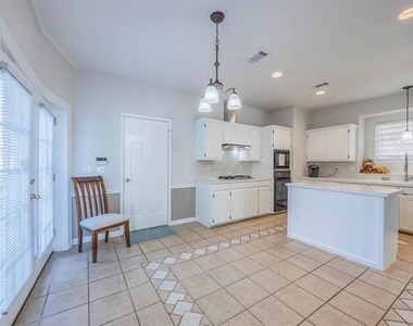 2705 Trophy Drive - Photo Thumbnail 13