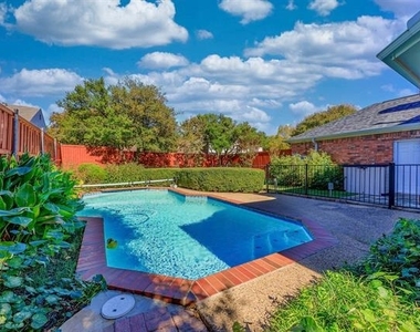 2705 Trophy Drive - Photo Thumbnail 1