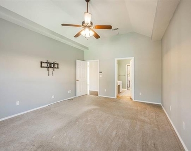 2705 Trophy Drive - Photo Thumbnail 18