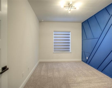 4429 Murphy Lane - Photo Thumbnail 16