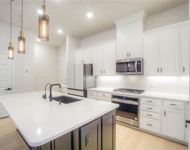 4429 Murphy Lane - Photo Thumbnail 8