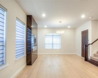 4429 Murphy Lane - Photo Thumbnail 2