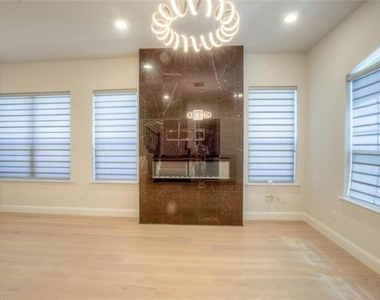 4429 Murphy Lane - Photo Thumbnail 3