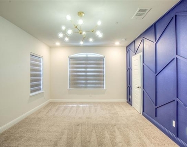 4429 Murphy Lane - Photo Thumbnail 10