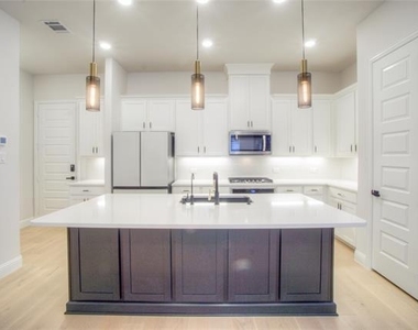 4429 Murphy Lane - Photo Thumbnail 5
