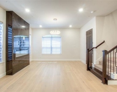 4429 Murphy Lane - Photo Thumbnail 9