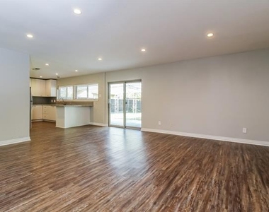 3529 Birchwood Lane - Photo Thumbnail 4