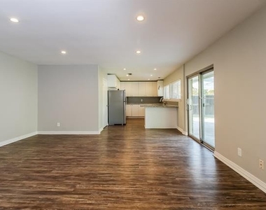 3529 Birchwood Lane - Photo Thumbnail 2