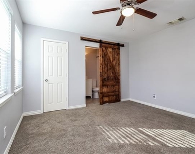 3529 Birchwood Lane - Photo Thumbnail 9