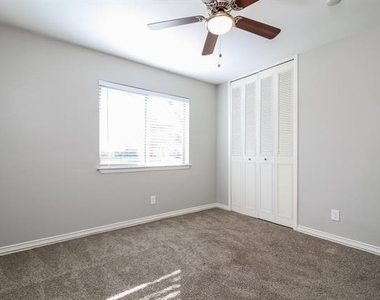 3529 Birchwood Lane - Photo Thumbnail 12