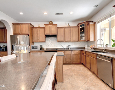 1120 N Crosscreek Drive - Photo Thumbnail 13