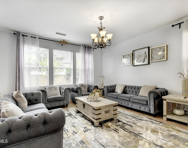 1120 N Crosscreek Drive - Photo Thumbnail 2