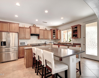 1120 N Crosscreek Drive - Photo Thumbnail 9