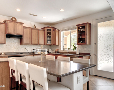 1120 N Crosscreek Drive - Photo Thumbnail 10