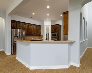 305 Dorset Court - Photo Thumbnail 15