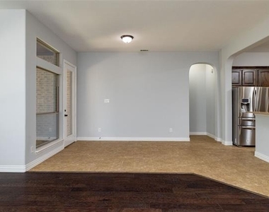 305 Dorset Court - Photo Thumbnail 14