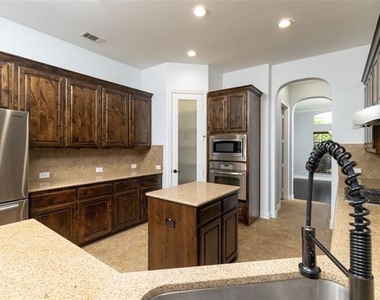 305 Dorset Court - Photo Thumbnail 18