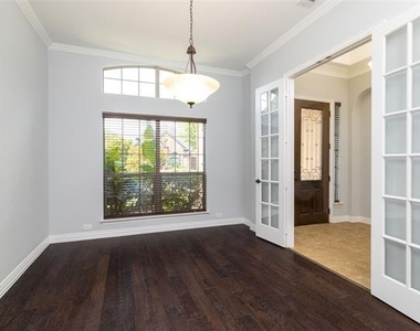 305 Dorset Court - Photo Thumbnail 4