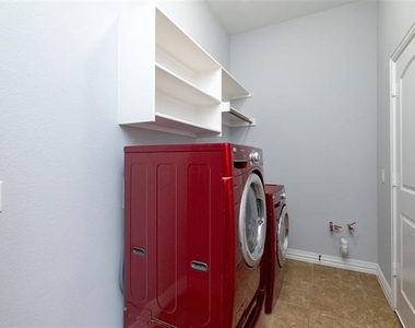 305 Dorset Court - Photo Thumbnail 32