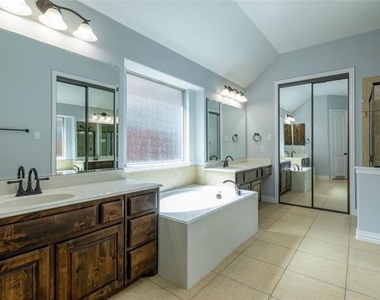 305 Dorset Court - Photo Thumbnail 22