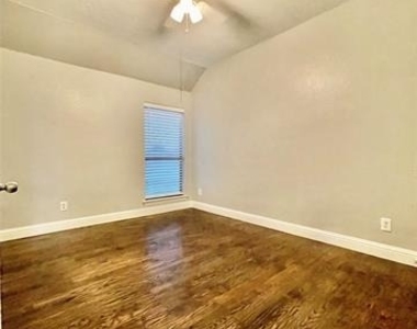 10264 Fireside Lane - Photo Thumbnail 21