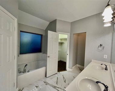 10264 Fireside Lane - Photo Thumbnail 19