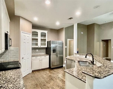 10264 Fireside Lane - Photo Thumbnail 15