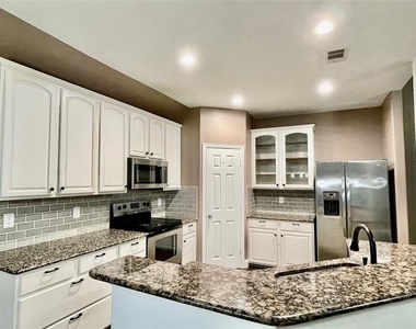 10264 Fireside Lane - Photo Thumbnail 14
