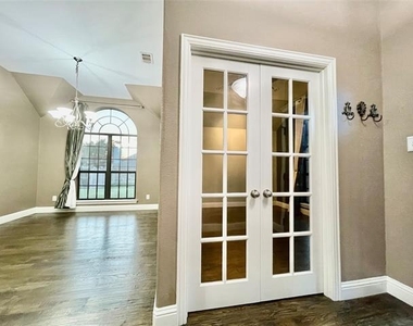 10264 Fireside Lane - Photo Thumbnail 11