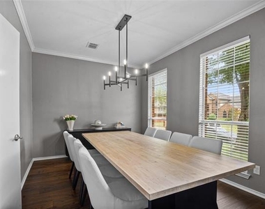 10800 Alexandria Drive - Photo Thumbnail 2